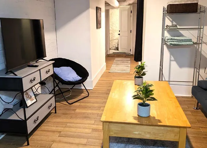 Downtown Retreat - Cozy Basement Apartamento Columbus