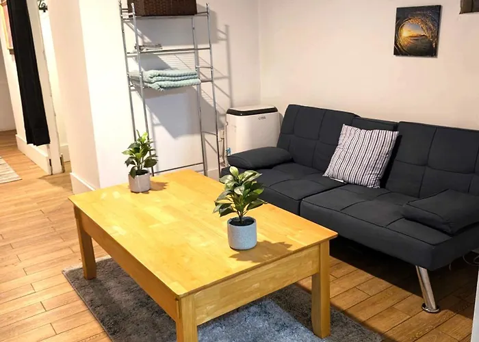 Downtown Retreat - Cozy Basement Columbus