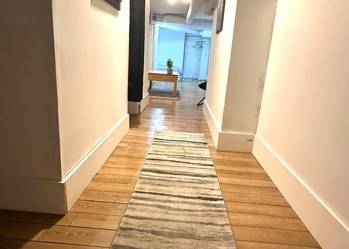 Downtown Retreat - Cozy Basement Columbus